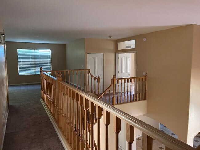 Building Photo - 4746 W Carla Vista Dr