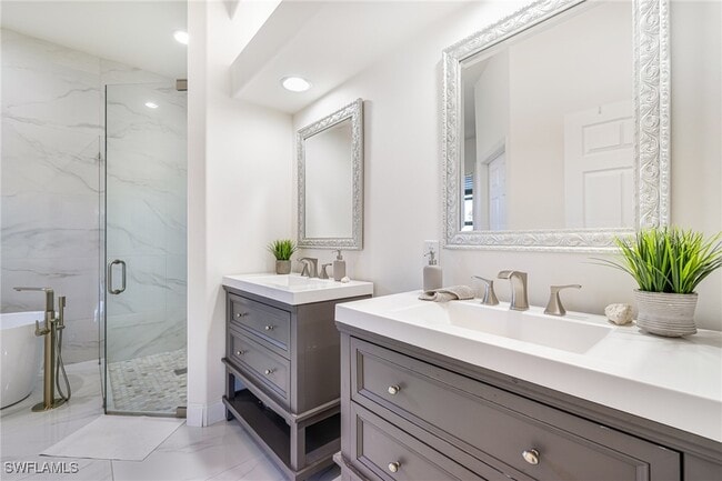 Building Photo - 461 Everglades Blvd N