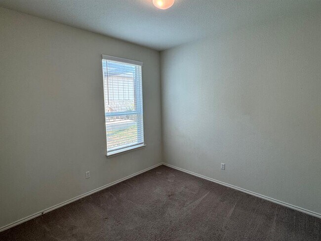 Building Photo - 212 Nettletree Dr