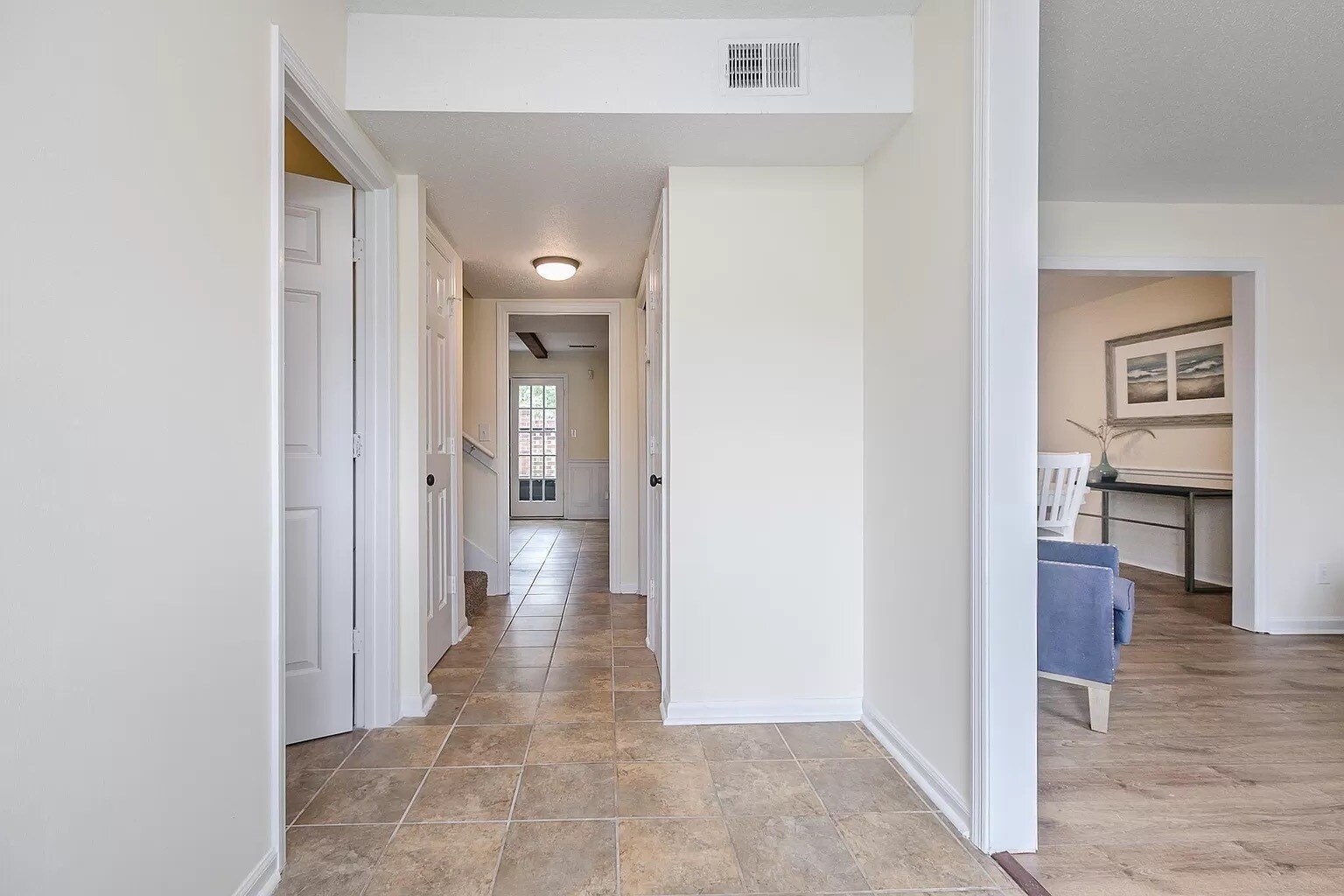 Building Photo - 2926 Arrowhead Dr