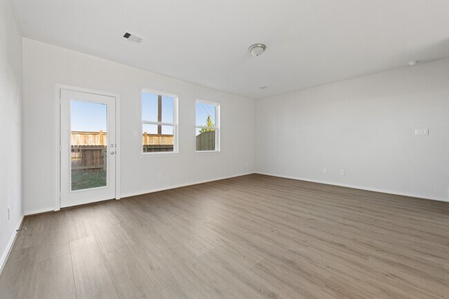 Building Photo - 27806 Western Crk Ct