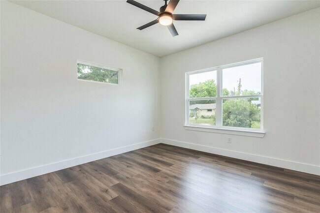 Building Photo - 3702 Tower View Ct