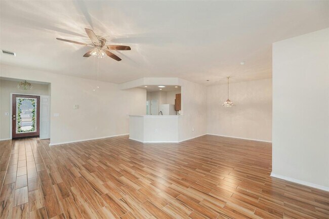 Building Photo - 104 Honey Creek Trail