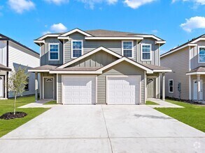 Building Photo - MOVE IN SPECIAL!! CALL FOR MORE DETAILS!