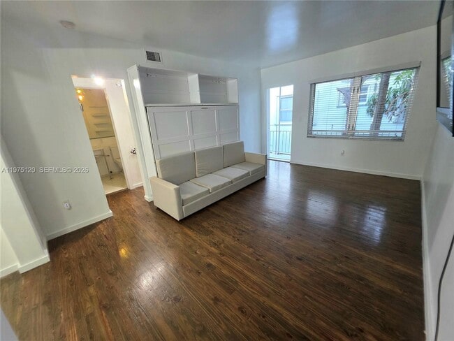 Building Photo - 1616 Euclid Ave