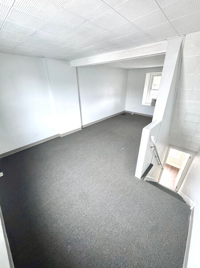 Building Photo - THREE Bedroom/ONE Bath Row Home