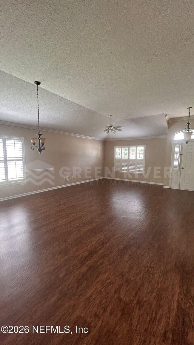 Building Photo - 2522 Willow Creek Dr