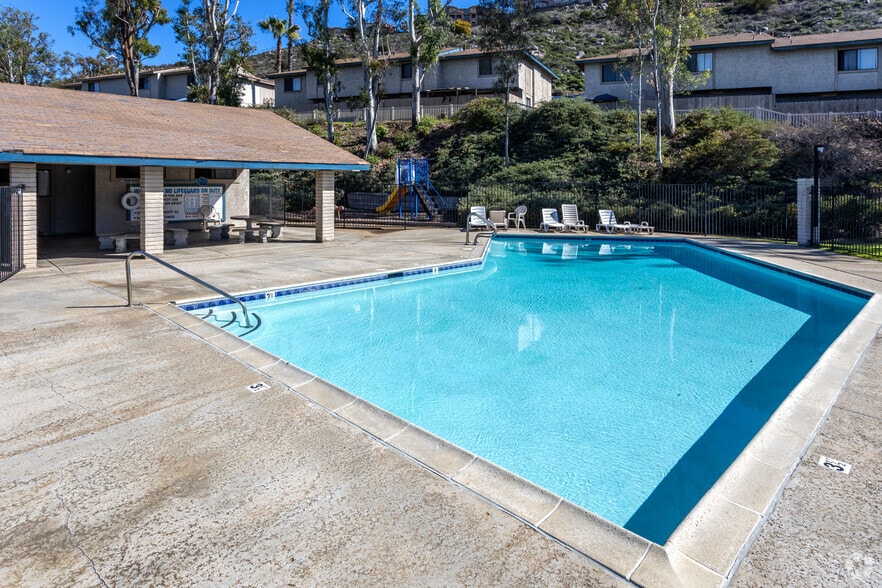 Greystone Ridge Townhomes 8777 Graves Ave Santee CA 92071 Apartment