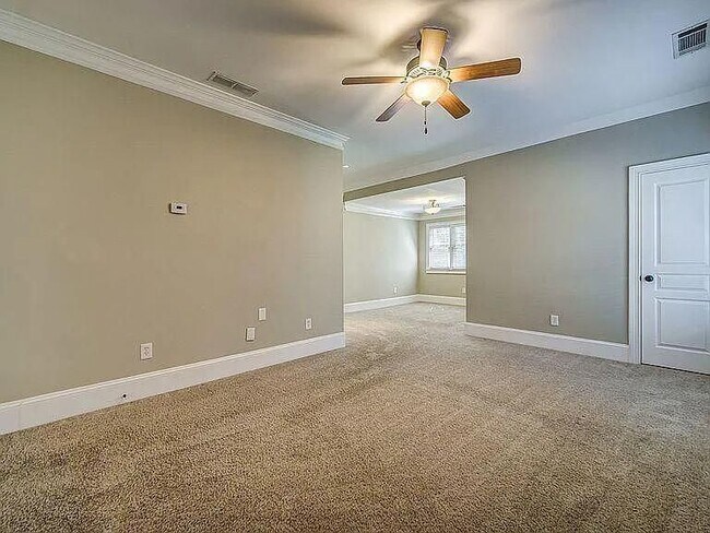 Building Photo - 3530 Glenwood Rd