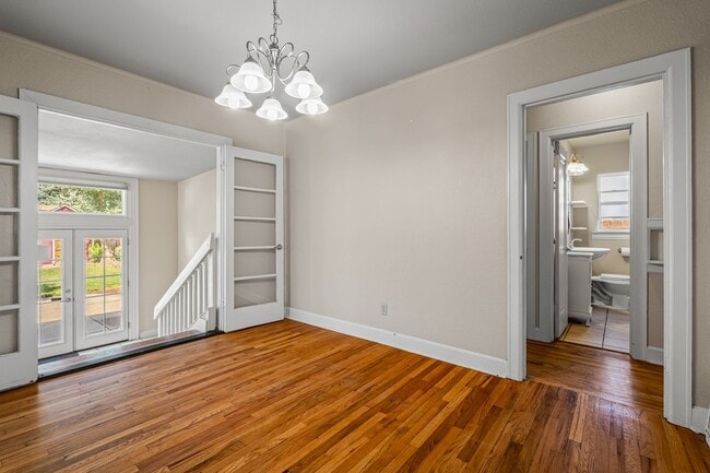 Building Photo - 720 N Foote Ave