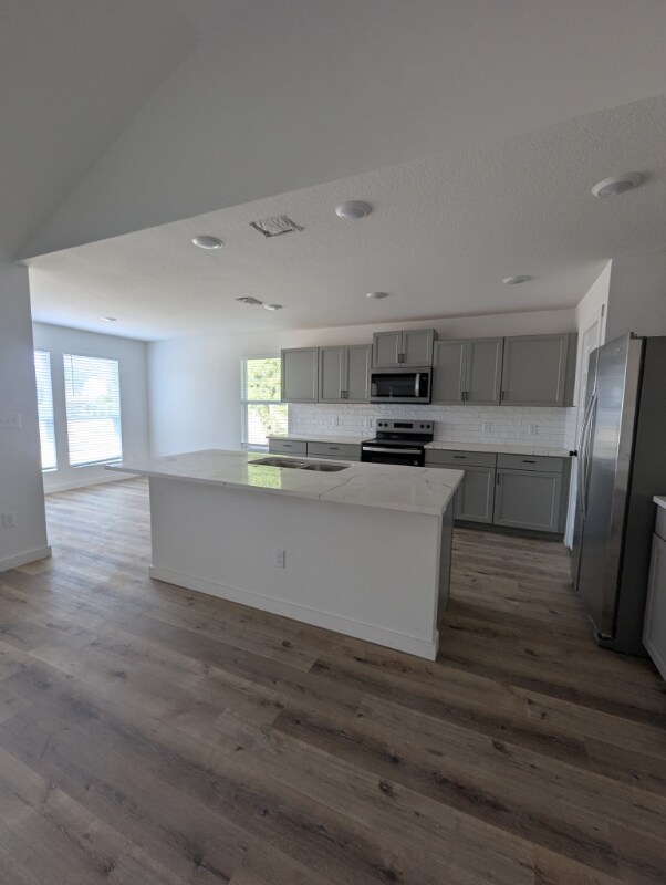 Building Photo - 913 Olive St