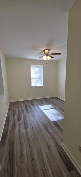 Building Photo - 1127 Sheppard Pl