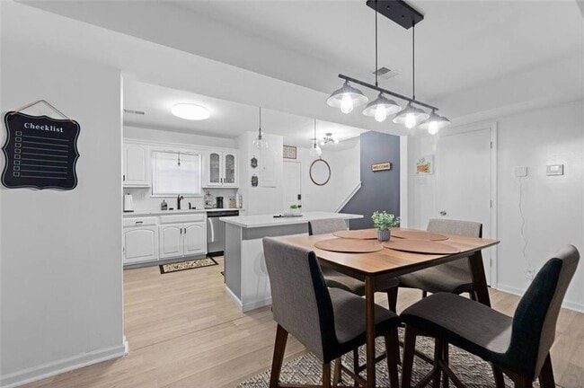 Building Photo - 6003 Pat Mell Pl SE