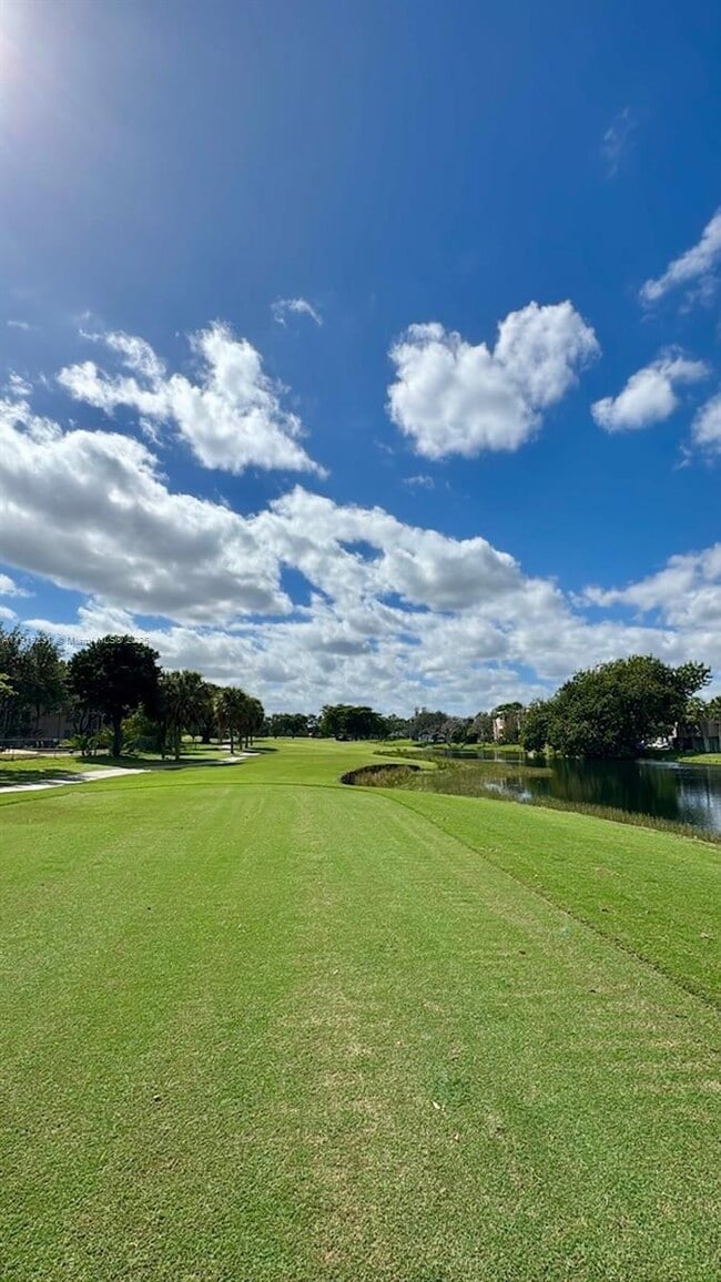 Building Photo - 1522 Whitehall Dr