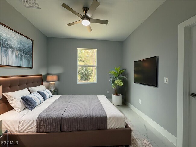 Building Photo - 6137 Higgins Ave