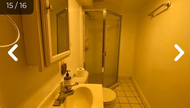 Building Photo - 6 bed Townhouse available 9/1