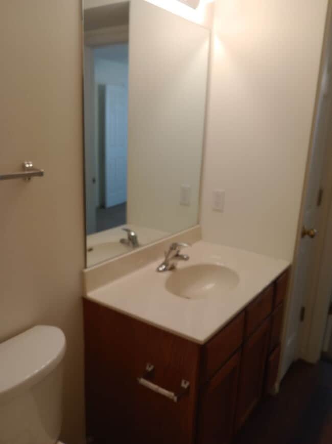 Building Photo - 1724-1726-1726 Louise Cir