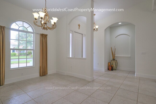 Building Photo - 12810 Daisy Pl