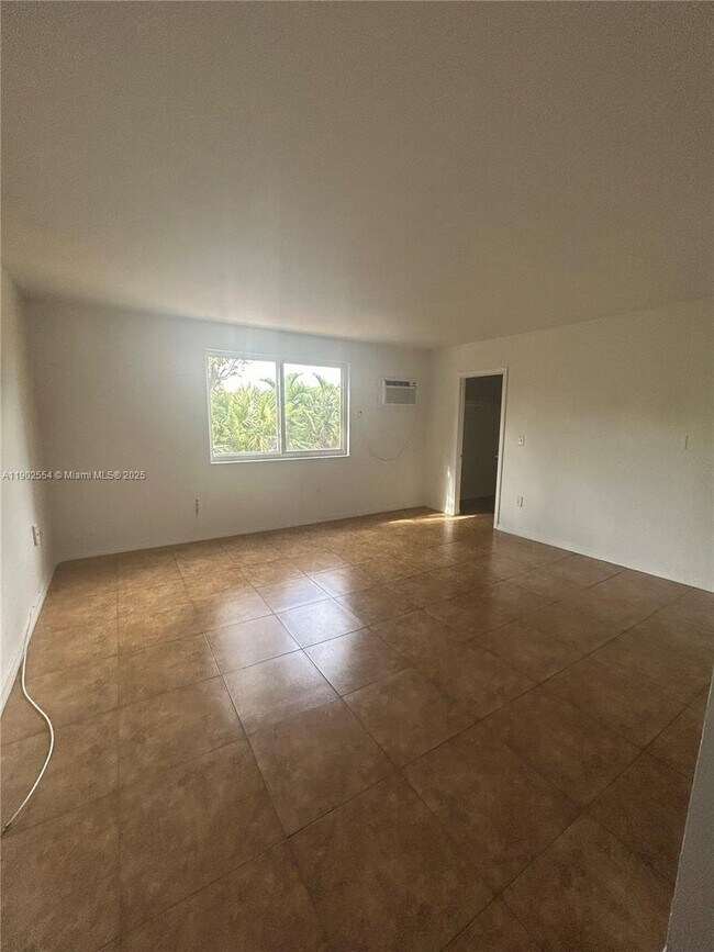 Building Photo - 6960 Miami Gardens Dr