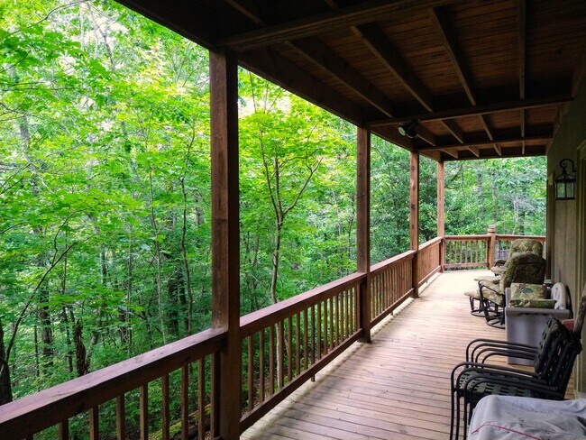 Building Photo - 386 Arbor Dr