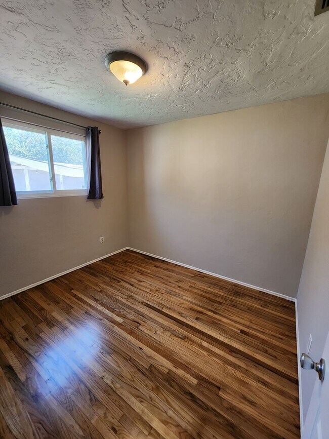 Building Photo - Single Story 4 Bedroom House in Clairemont/Bay Park