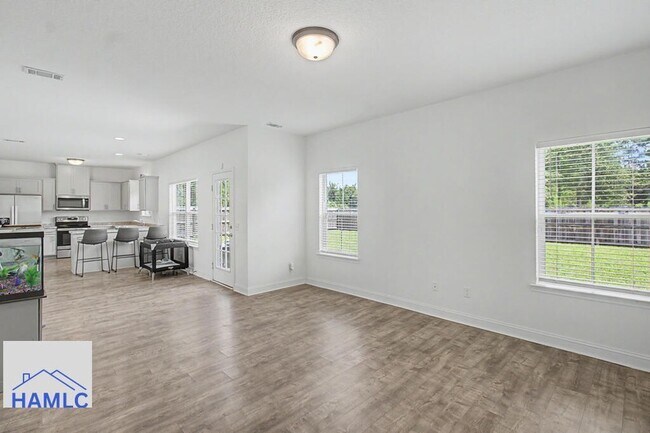 Building Photo - 40 Rimes Ave SE