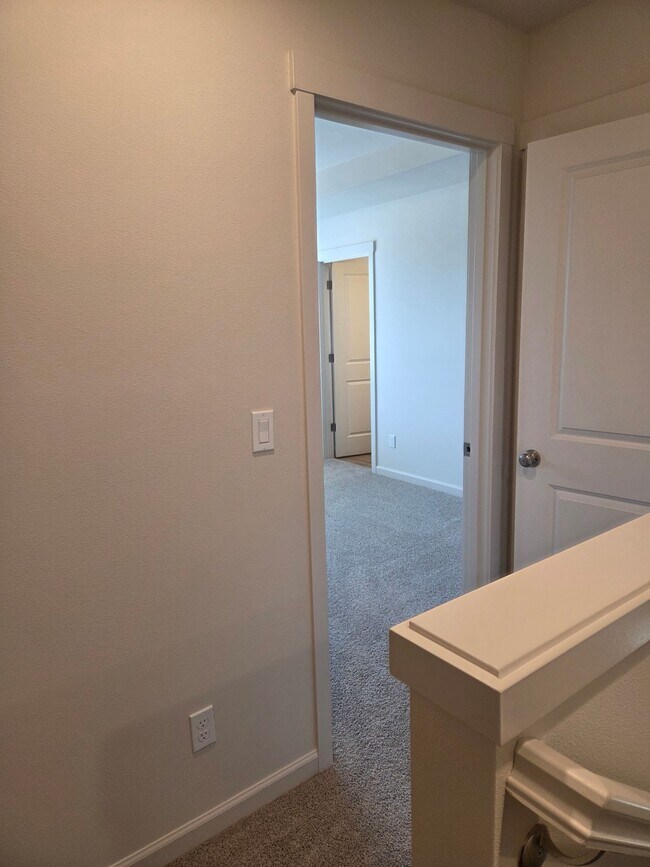 Building Photo - Brand New 3 bdrm 2 1/2 bath townhouse