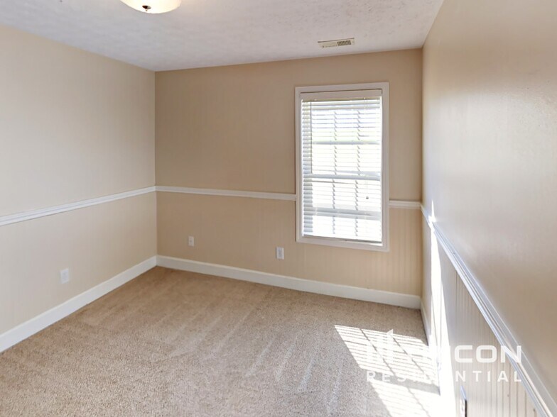 Building Photo - 440 Spring Lake Terrace
