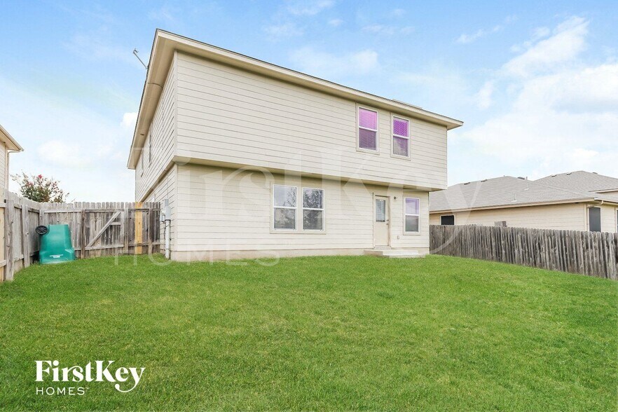 Building Photo - 466 Dolly Dr