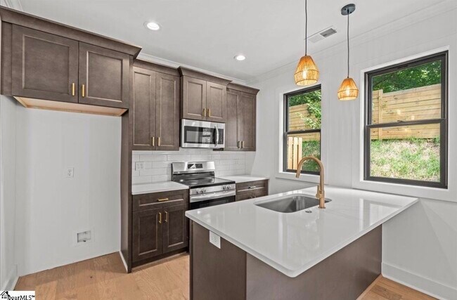 Building Photo - 112 Lepak Ln