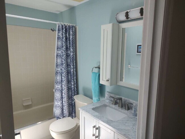 Building Photo - 997 Spinnaker Ct