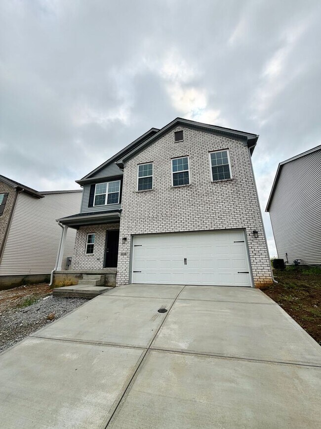 Building Photo - 836 Halford Pl