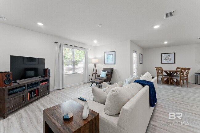 Building Photo - 15807 Laurelbrooke Lp