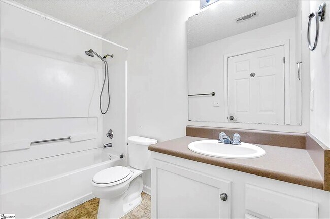 Building Photo - 1412 Harts Ridge Dr