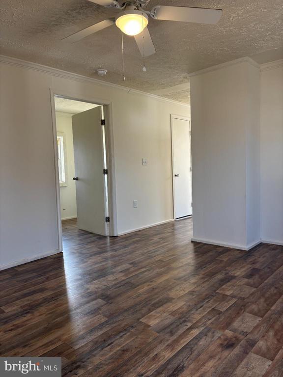 Building Photo - 722 W Stephen St