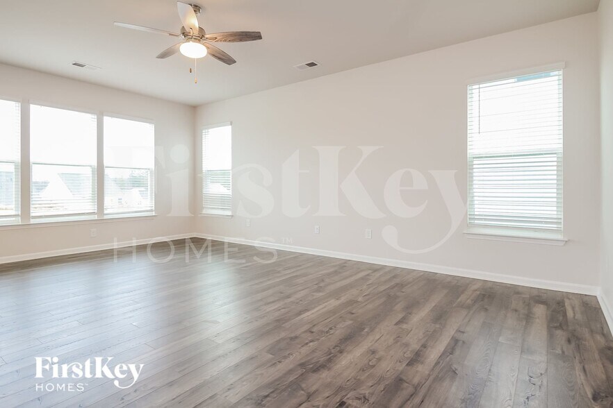 Building Photo - 604 Goldburn Wy