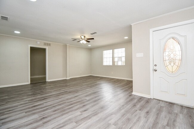 Building Photo - 1606 Harris Ave