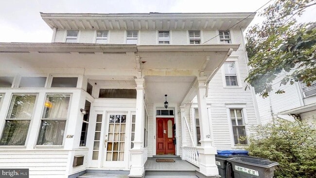 Building Photo - 112 Garden St