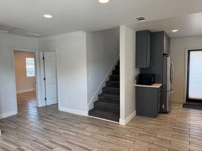 Building Photo - 1143 W 163rd St