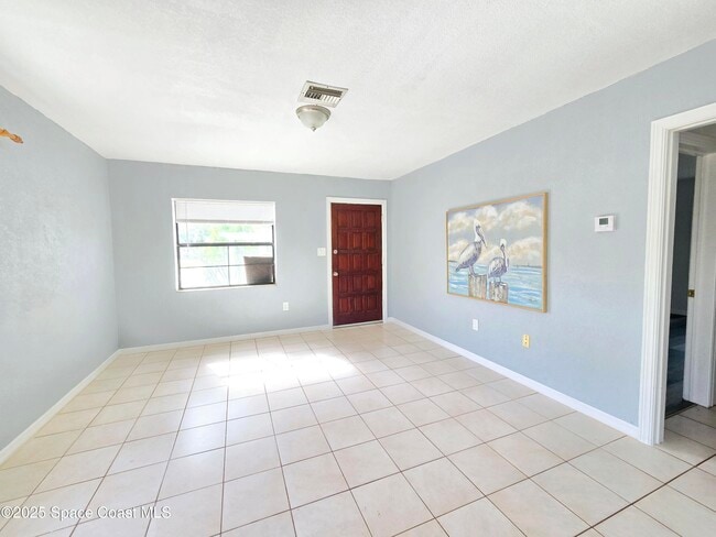 Building Photo - 484 Poinciana Dr