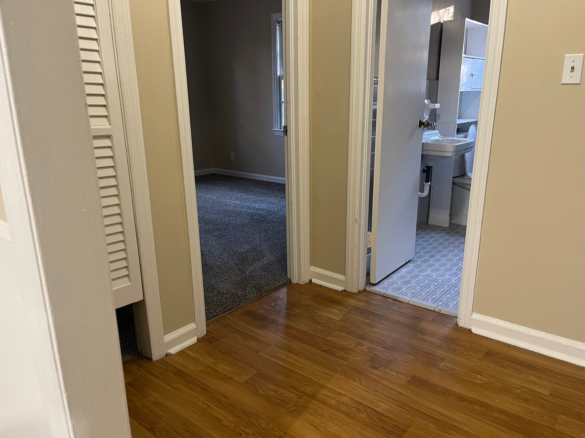 Building Photo - 1034 N PIERCE AVE