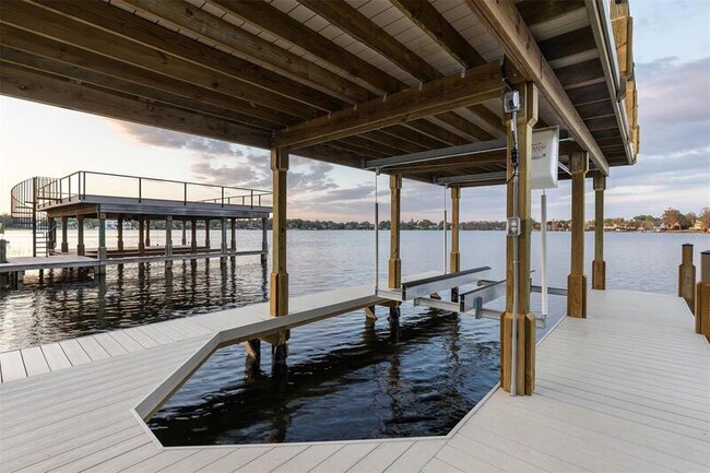 Building Photo - 801 W 2nd Ave