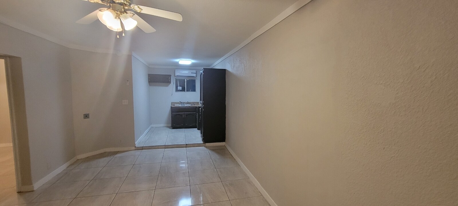 Building Photo - 149 W Dicker Dr