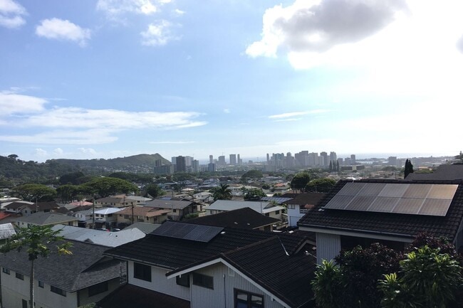 Building Photo - 2622 B Waolani Ave