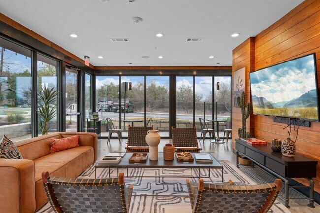 Building Photo - 2505 Thornton Rd