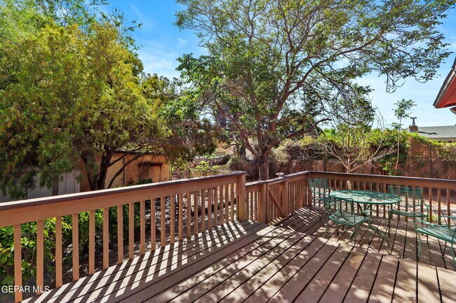 Building Photo - 2709 N Florence St