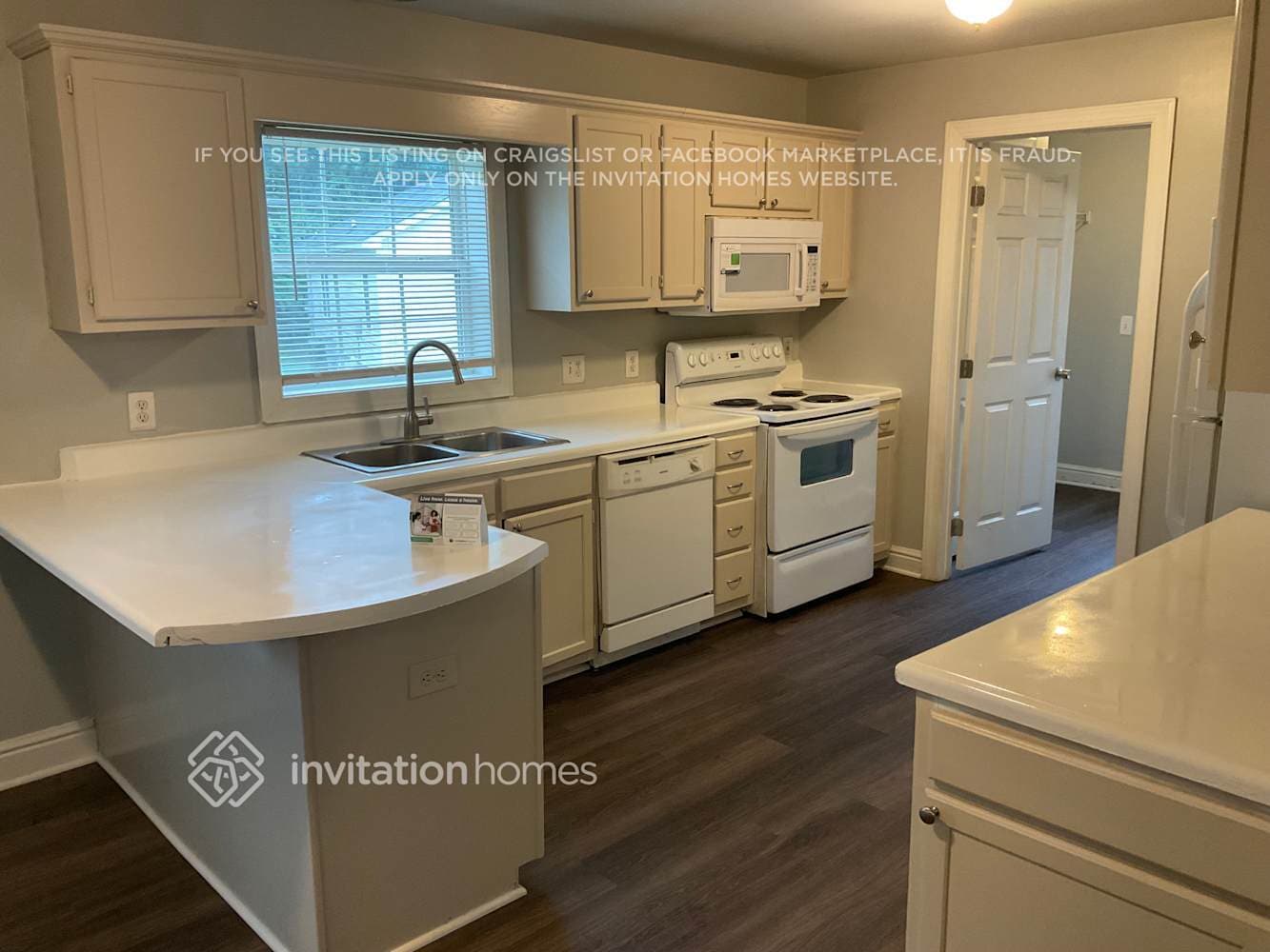 Building Photo - 5217 Milhaven Ln