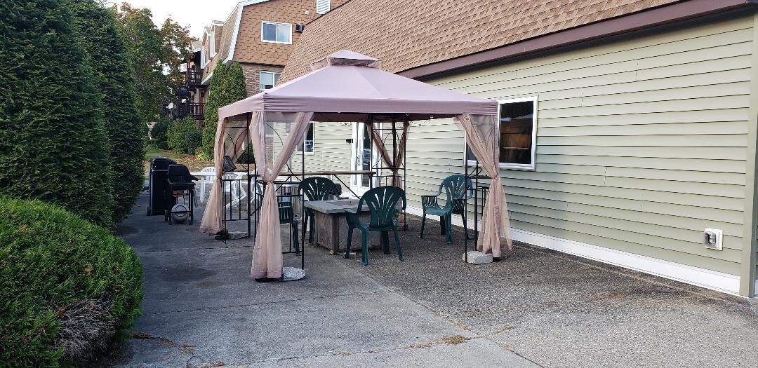 Club room - 310 Brook Village Rd