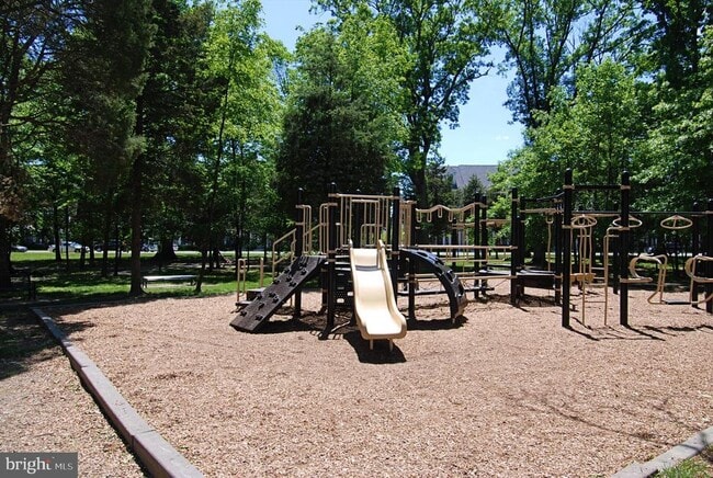 Building Photo - 42023 Spring Air Dr