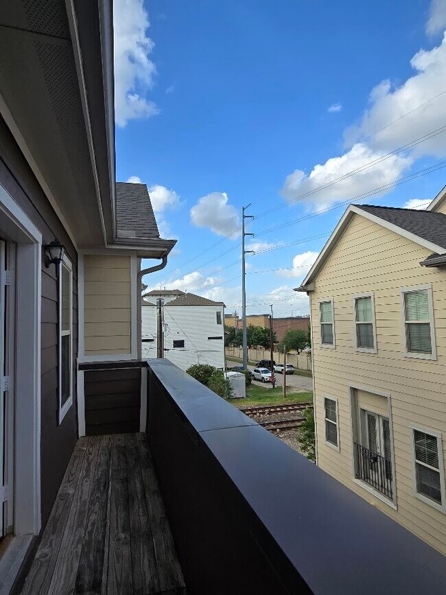 Building Photo - 4109 Allen St